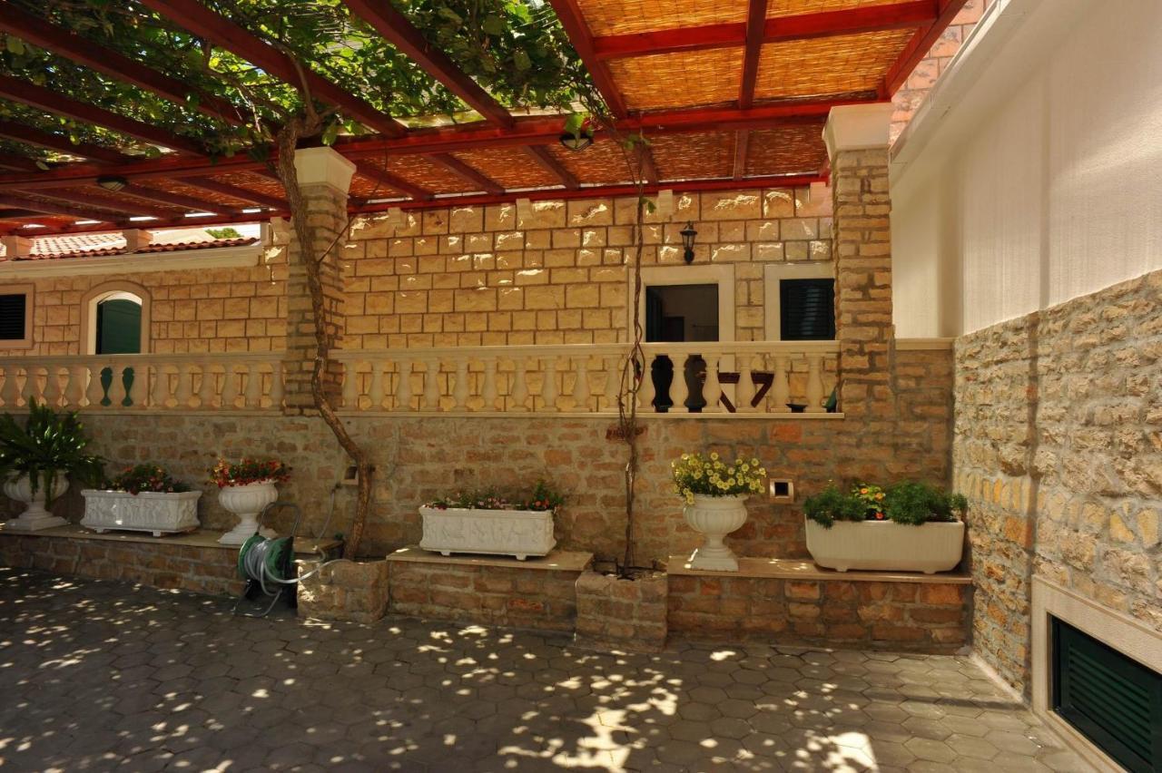Villa Anni Sutivan Exteriér fotografie